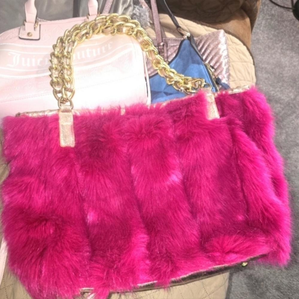 Betsey Johnson Fuchsia Faux Fur Tote with Gold Chain Handles - Picture 2 of 6